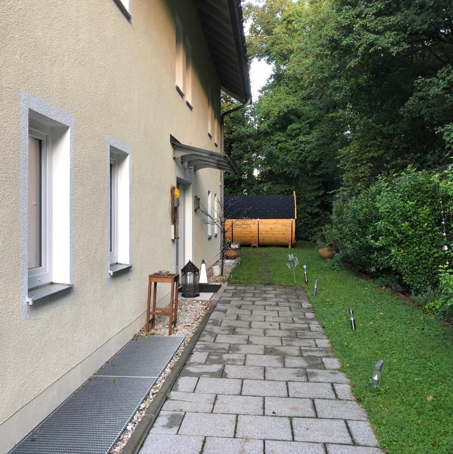 Apartment Holz-wohnfass In Muenchen-nymphenburg Munich